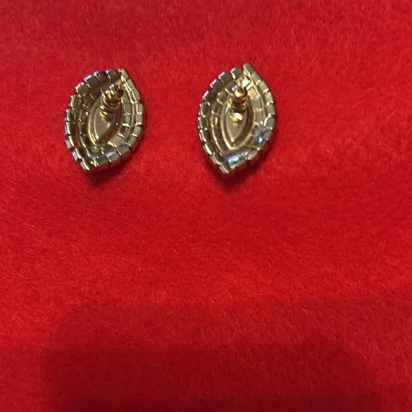 Women’s Beautiful Vintage Pierced DressyButton Bejeweled around Aqua Blue Stone - Picture 5 of 5